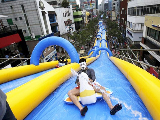 0.55mm PVC 300 Meters Long Air Sealed Yellow And Blue Inflatable Water Slide The City BY-STC-007